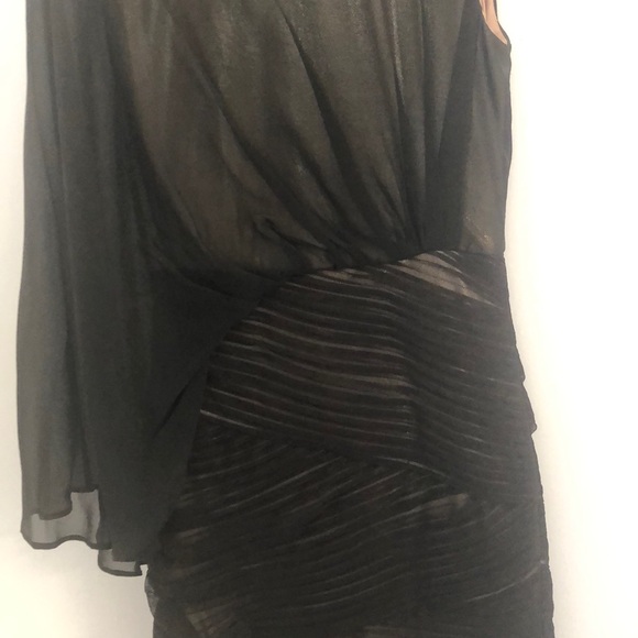 Black dress - Picture 3 of 4